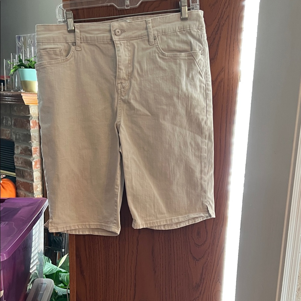 Code Bleu Women's Tan Bermudas